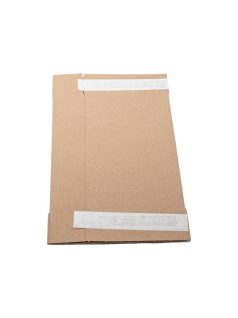   Lapos önzáró csomagküldő doboz feltépő csíkkal 135x50x220 mm
