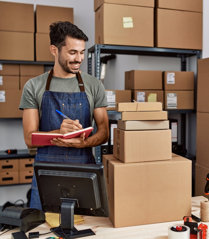 Logisztikai és gyártási munkatárs